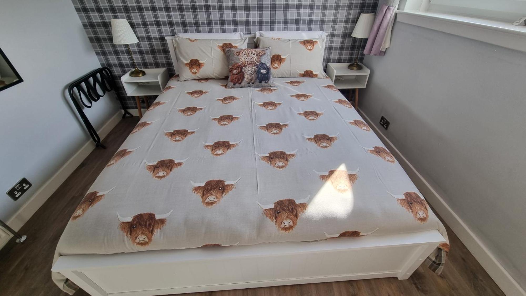 Innisfail Edi - Double Room With Private Bathroom — Photos 1